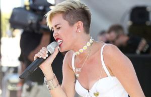 miley-cyrus-singsclouse-iheartradio-2013-650-getty