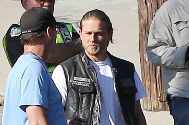 1412662054468_wps_18_Charlie_Hunnam_filming_th