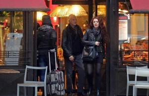 2496FC9D00000578-2905867-The_couple_were_seen_leaving_a_branch_of_Nando_s_in_west_London_-a-12_1421024554440