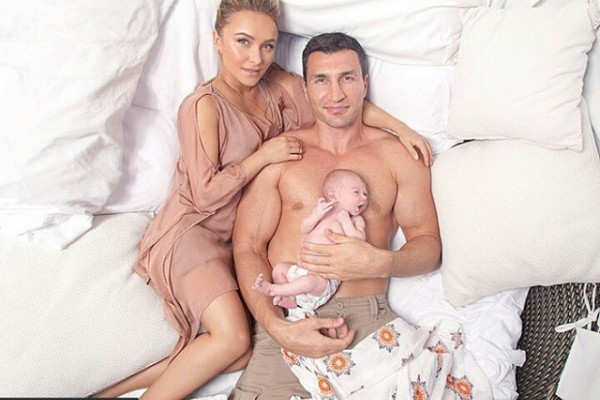 hayden-panettiere-and-her-fiance-and-their-daughter